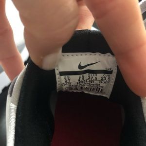 Nike air max kids size 5 brand new